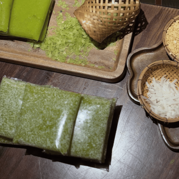 Bánh cốm không nhân phủ dừa